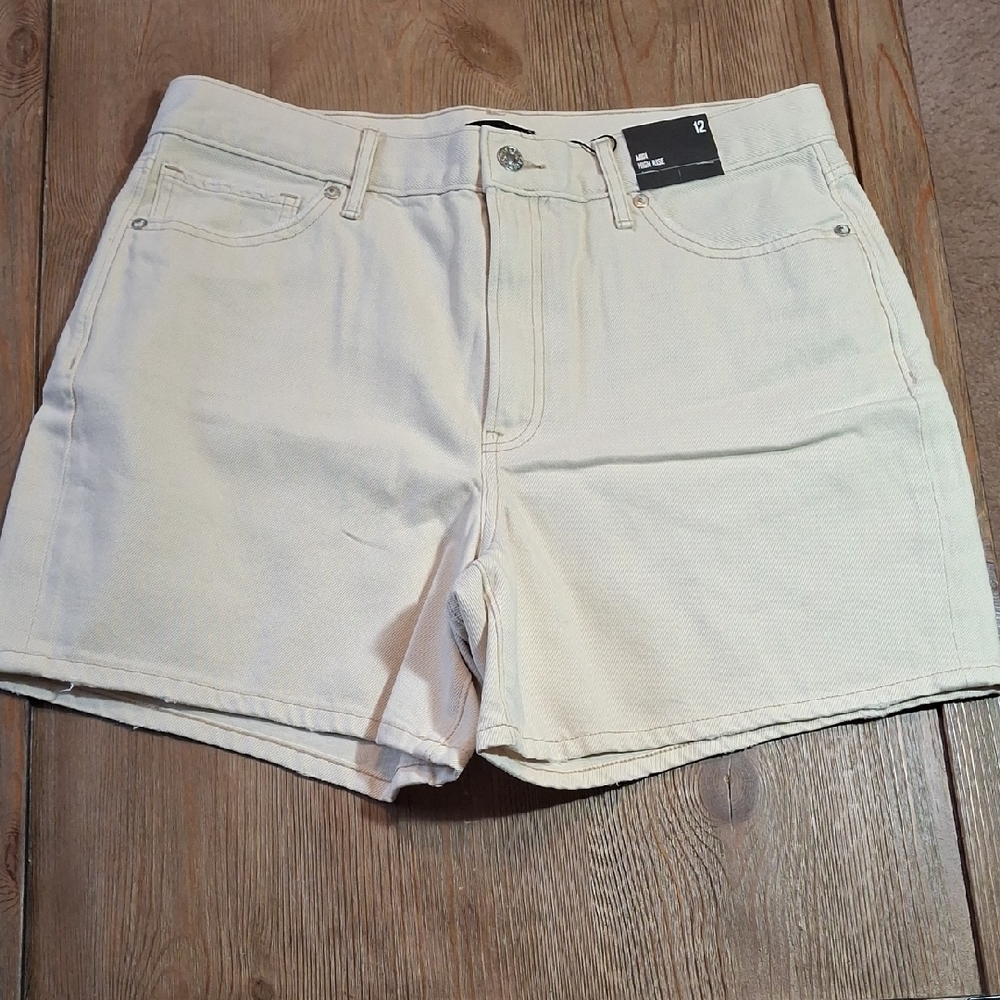 Express Cream Jean Shorts Classic Style